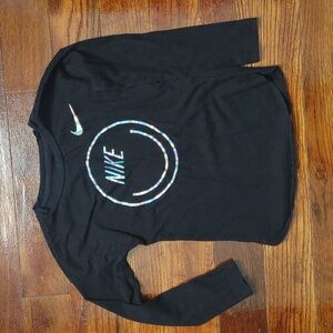 Little girls Nike long sleeve shirt size 6